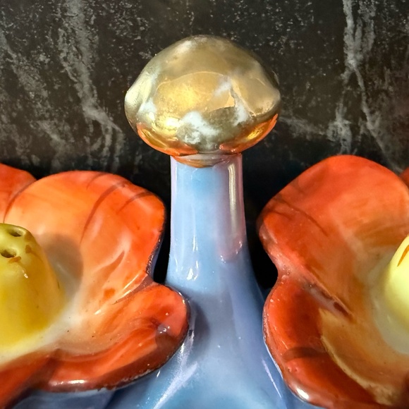 CHIKARAMACHI Flower Salt & Pepper Shakers - Picture 14 of 14
